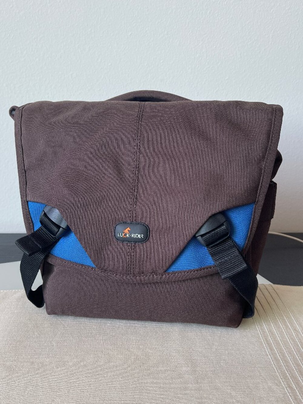 NWT LUKY. RIDER  Brown Light Weight Medium Camera Bag  Brand new with tags.  App
